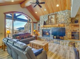 Spacious Whitefish Home with Sauna and Ski Resort View，位于白鱼镇的酒店