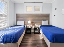 Beach Block Modern Penthouse 4BR 2BR Ocean Views，位于大西洋城的酒店