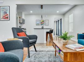 Artful Urban Bungalow Stylish Comfort in North Austin，位于奥斯汀的酒店