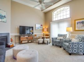 Deck, Balcony Scenic Ocean View Beach Getaway!，位于欧申维尤的酒店