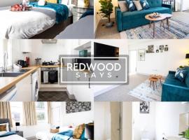 Modern 1 Bed 1 Bath Apartment for Corporates & Contractors, FREE Parking, Wi-Fi & Netflix By REDWOOD STAYS，位于法恩伯勒的度假短租房