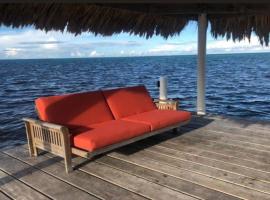La Chakra. A Stunning Ocean View Tropical Cottage!，位于Basil Jones的酒店