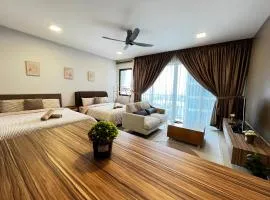 1-5 Pax Comfy Trefoil Studio-Walk to Setia City Mall & Setia City Convention Centre