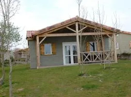 Chalet 2 chambres au calme, piscine chauffée, près du lac du Jaunay et plages de Vendée - FR-1-783-10