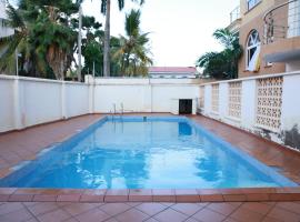 NYALI FURNISHED APARTMENT WITH SWIMMING POOL，位于蒙巴萨的酒店
