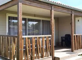 Chalet Confort 2 Chambres avec Piscine Chauffée et Climatisation en Bretagne Sud - FR-1-783-19