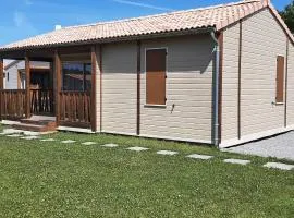 Chalet 2 chambres avec terrasse et climatisation près du Golfe du Morbihan - FR-1-783-19