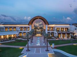 Anantara Mina Al Arab Ras Al Khaimah Resort，位于拉斯阿尔卡麦的带泳池的酒店