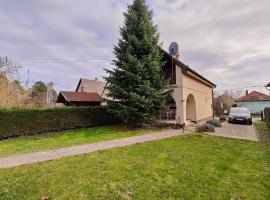 Attila apartman - Szabadság út，位于哈卡尼的酒店