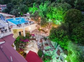 LESLION HOTEL TURUNC，位于马尔马里斯的酒店