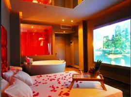 Royal Hotel，位于Skaramangás的酒店