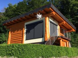 Canadian Log Cabin Comfortable holiday residence，位于Stuer的酒店