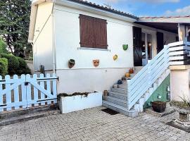 Maison paisible à Veyras avec piscine privée et vue montagne，位于Veyras的酒店