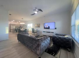 Majesty - Work Friendly & Near Downtown，位于杰斐逊维尔的酒店