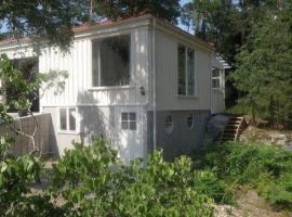 Ferienhaus für 4 Personen ca 50 qm in Stenungsund, Westküste Schweden Kattegatküste Schweden，位于斯泰农松德的酒店