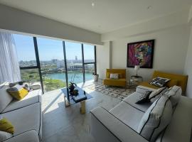 Luxury Penthouse in Cabo Norte，位于梅里达的带按摩浴缸的酒店
