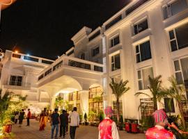 THE GRAND CASA HOTEL BANQUET SPA，位于Mātigara的酒店