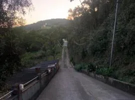 Casa Aconchegante no Centro De São Lourenço - MG