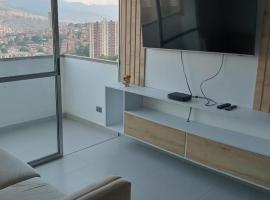 Apartamento en Edificio Puerto paraiso en Bello Antioquia，位于贝约的酒店