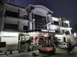 Hotel Samrat Heavens Meerut，位于密拉特的酒店