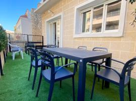 Flat St Julians for 7 people, Spacious and Bright，位于Tal-Għoqod的酒店