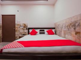 Hotel Holiday Rani Gunj Opp Punjab national bank，位于Secunderabad的酒店