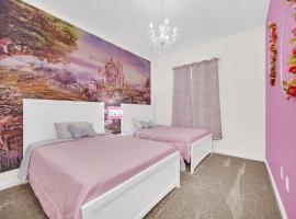 Spacious, mordern and themed 5 Bedroom home minutes from Disney and waterparks!，位于奥兰多的酒店