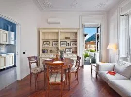 Three-room apartment in Como center