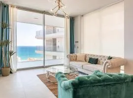 Golden luxury 2 bedroom sea view