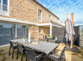 Stunning Home In L'étang-Bertrand