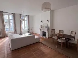 Grand appartement haussmannien au coeur de Vendôme