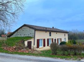 Ferme de la Vallée - le Gîte，位于Rarécourt的酒店