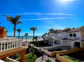 Bungalow on the beach 15 minutes from Valencia
