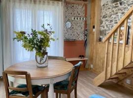 Logement atypique et charmant dans les marais, studio espace ouvert，位于弗的酒店