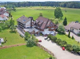 Wellnesshotel Sonnenhof & Sonnhalde，位于于林根-比肯多夫的酒店