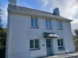 Secluded Cornish farmhouse，位于利斯卡德的酒店