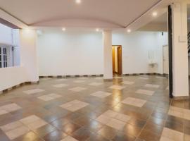 Townhouse 864 Atharva，位于Vānivilāsa Puram的酒店