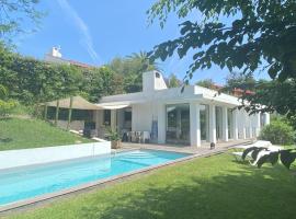 Villa: Piscine, proche Centre & Mer，位于圣让-德吕兹的别墅