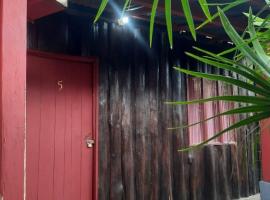 Cabinas El Botecito，位于Muelle的酒店