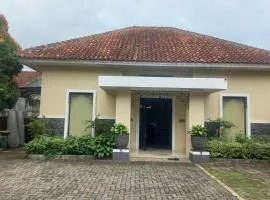 Capital O 93872 Natura Guest House Syariah Near alun alun kota purwokerto