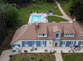 Le Clos du Renard，位于Sermaise的带泳池的酒店