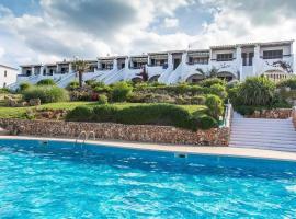 Lovely hideaway with pool and white sand beach，位于阿雷纳尔登卡斯特尔的酒店