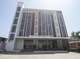 Monarch Express Chakan，位于Chakan的酒店