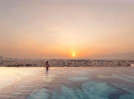 Modern 2BR Condo 12 Ho Chi Minh Center at Terra Royal by Orli Studio，位于胡志明市的酒店