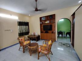 Rest and Relax Homestay，位于蓬蒂切里的公寓