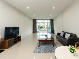 Calla House Hatyai for 18pax in Prime location 6 mins drive to Lee Grd，位于合艾的别墅