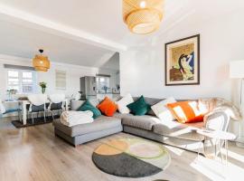 Stunning Ground Floor Hartlepool Marina Apartment，位于哈特尔普尔的酒店