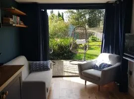 Cosy Garden Apartment near Oxford and the JR