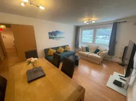 Spacious Apartment near Heathrow with Allocated Parking