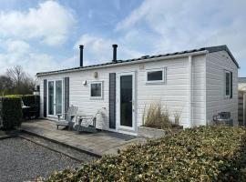 Chalet + tiny house nabij strand，位于佩滕的酒店